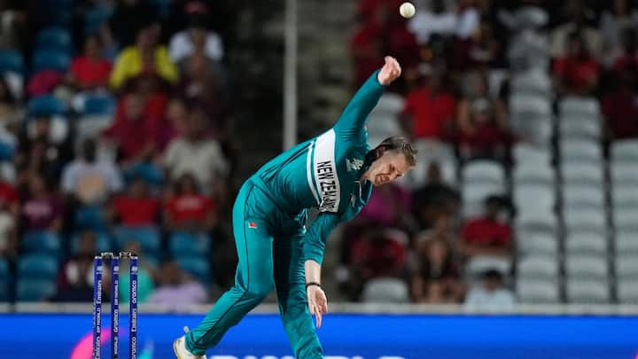 न्यूजीलैंड के तेज गेंदबाज लॉकी फर्ग्यूसन ने पापुआ न्यू गिनी के खिलाफ टी20 विश्व कप मैच में चार मेडन ओवर फेंकने वाले पहले खिलाड़ी बनकर इतिहास रच दिया। (छवि क्रेडिट: पीटीआई)