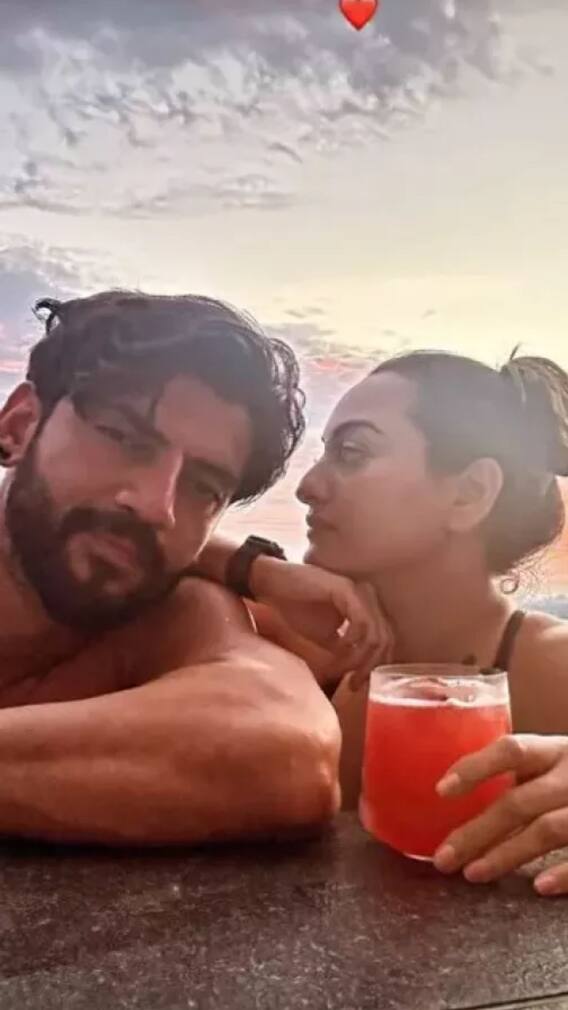 পড়ন্ত আলোয় সাঁতার, মধুচন্দ্রিমায় একান্তে সোনাক্ষী-জাহির