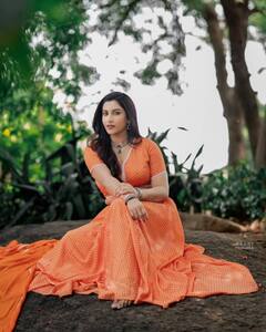 Vishnupriya Bhimeneni: కాషాయానికే కైపెక్కించే అందం - ఆరేంజ్ డ్రెస్‌లో భలే బాగున్నావ్ విష్ణు ప్రియా, ఇంటికెళ్లి దిష్టి తీయించుకో!