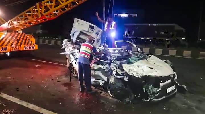 तो आपको कवर के तहत क्लेम दिया जाता है। यदि किसी दुर्घटना के कारण लंबे समय तक बिस्तर पर आराम करना पड़ता है और इसके कारण आर्थिक नुकसान होता है।