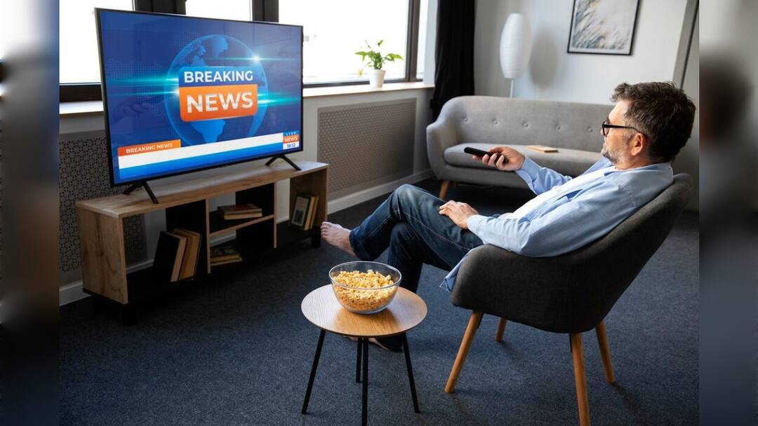 Mean World Syndrome: क्राइम की ज्यादा खबरें देखने और पढ़ने से हो सकती है दिमाग संबंधी ये बीमारी, संभल जाइए वरना... what is Mean World Syndrome when you imagine world more criminal Mean World Syndrome: क्राइम की ज्यादा खबरें देखने और पढ़ने से हो सकती है दिमाग संबंधी ये बीमारी, संभल जाइए वरना...