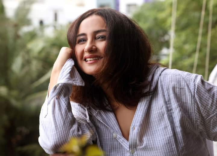 Diyva Dutta was once changed 20 motion pictures gave cult vintage with Shah Rukh Khan Salman Khan however by no means turned out to be supremacy actress Divya's latest release is 'Sharmaji Ki Beti'. She is winning hearts with her acting in this film. The special thing is that this film is the first film directed by Ayushmann Khurrana's wife Tahira Kashyap and it has received positive response from the audience. The film also stars Sakshi Tanwar, Saiyami Kher and others in lead roles and is available to watch on Prime Video.