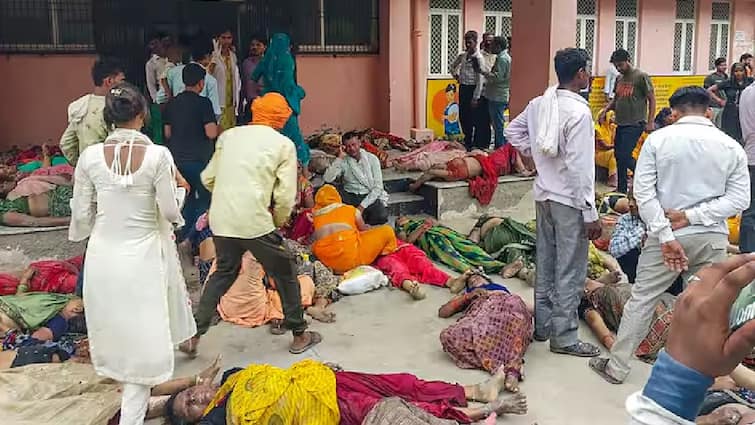 Hathras Stampede 27 people including 3 children killed religious event in uttar pradesh Hathras Stampede: கூட்ட நெரிசலில் சிக்கி 116 பேர் உயிரிழப்பு: உத்தர பிரதேசத்தில் அதிர்ச்சி