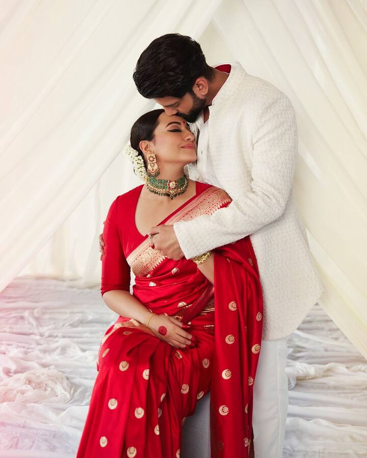 While Sonakshi's parents Shatrughan and Poonam Sinha and her brother Kussh attended the wedding, her brother Luv gave it a miss.
