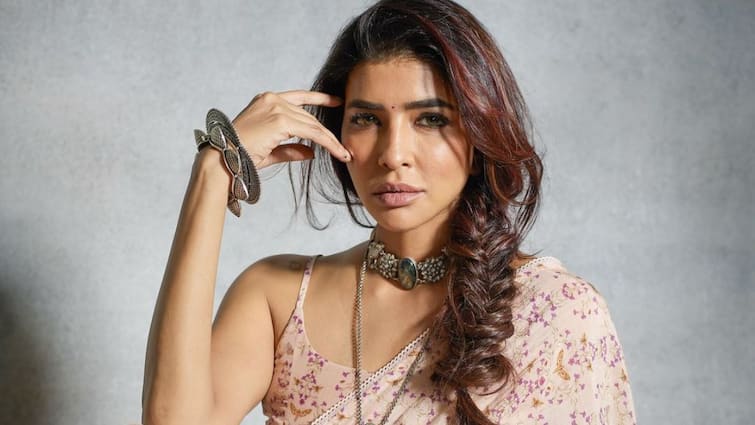 Lakshmi Manchu: ‘Ram Charan, Allu Arjun, Rana Daggubati & I have a Whatsapp Group of Telugu Actors!’ Lakshmi Manchu: చ‌ర‌ణ్‌, రానా, అల్లు అర్జున్, ప్ర‌భాస్.. 140 మందితో వాట్సాప్ గ్రూప్ దాంట్లో ఏం మాట్లాడుకుంటామంటే? - మంచుల‌క్ష్మీ