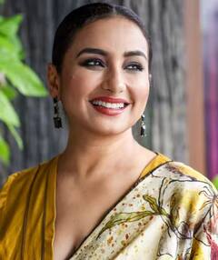 Bollywood Actress : बॉलिवूडच्या Khans सोबत झळकली, पण तरिही प्रसिद्धीपासून वंचित राहिली; 'या' अभिनेत्रीला तुम्ही ओळखता का?