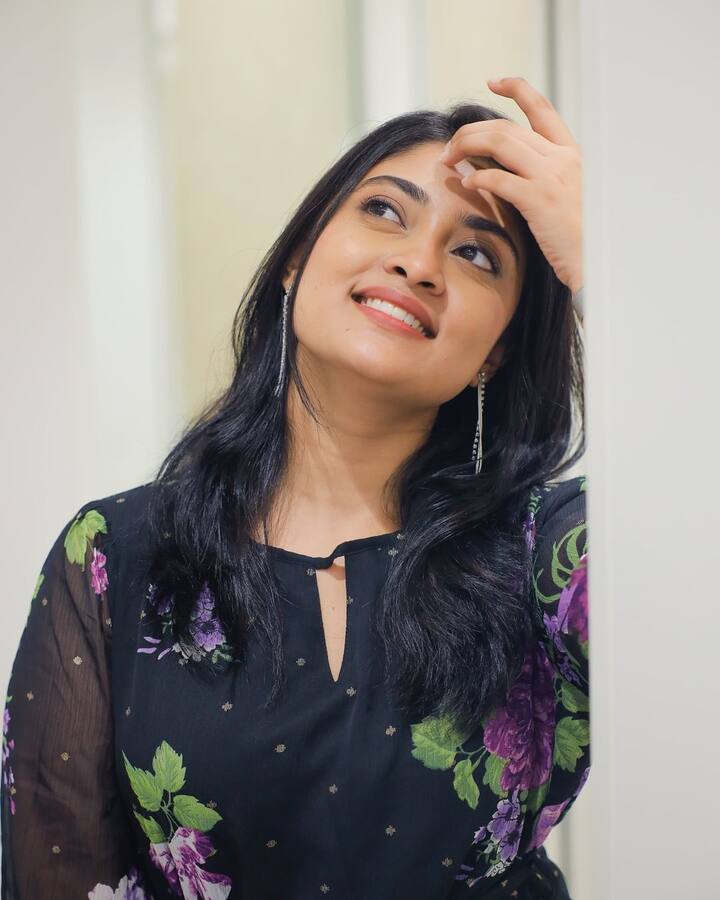 அதனையடுத்து வருடத்திற்கு 4-5 படங்களில் நடித்து வருகிறார். குக் வித் கோமாளியின் மூன்றாவது சீசனில் 3வது இடத்தை பிடித்தார்.
