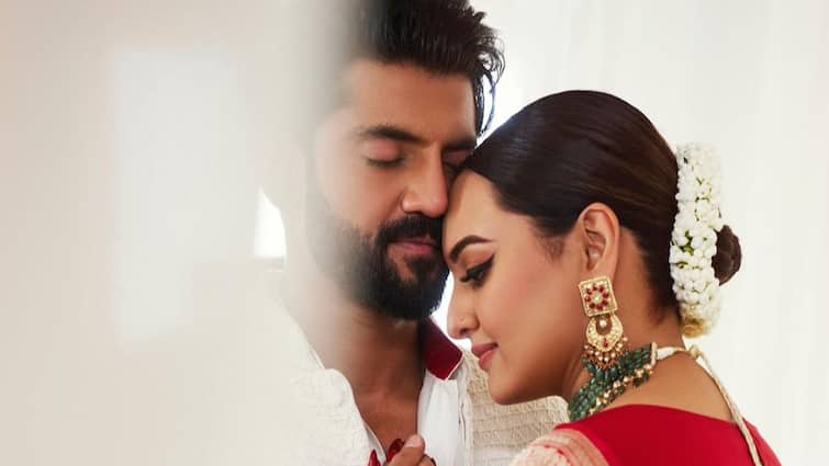 Sonakshi Sinha and Zaheer Iqbal Friend Shares Details About Their Inter-Faith Wedding Sonakshi Sinha and Zaheer Iqbal's Friend Shares Details About Their Inter-Faith Wedding: 'Chanting Of Mantras... With Sound Of The Azaan'