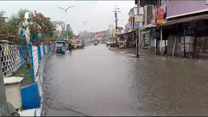 উত্তরবঙ্গে অব্যাহত দুর্যোগ। সপ্তাহাধিক কাল ধরে  উত্তরবঙ্গের প্রত্যেকটি জেলায় বৃষ্টি হয়েছে। সিকিমের দুর্যোগের প্রভাব পড়েছে উত্তরবঙ্গের আবহাওয়াতেও।