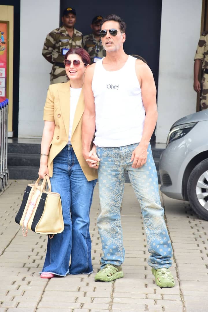 इन तस्वीरों में अक्षय कुमार जहां फंकी लुक में नजर आ रहे हैं. वहीं उनकी खूबसूरत वाइफ ट्विंकल क्लासी लुक में दिखी.