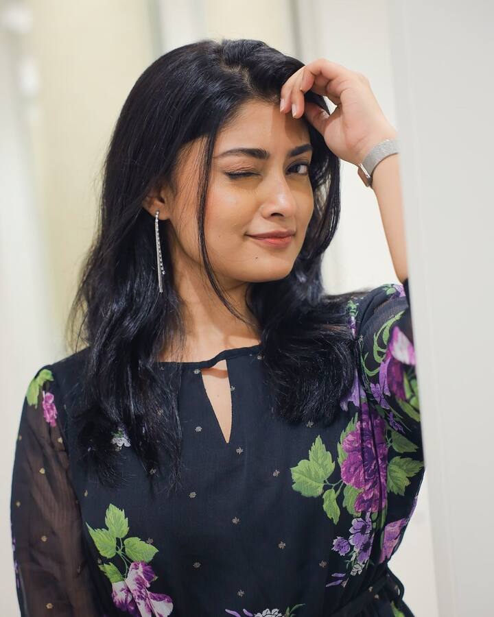 2019 ஆம் ஆண்டில் தனுஷிற்கு ஜோடியாக மாரியம்மாள் கதாபாத்திரத்தில் நடித்தார்.