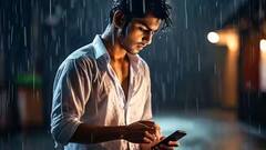 Smartphone Monsoon Tips: વરસાદમાં પલળી ગયો છે ફોન તો ગભરાશો નહીં, કરો આ કામ થઇ જશે ઠીક...