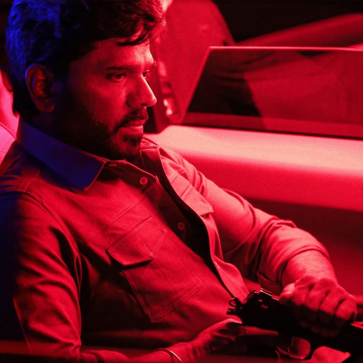 கருடன் படத்தின் வெற்றியை தொடர்ந்து தற்போது லெஜண்ட் சரவணனுடன் கைகோர்த்துள்ளார் துரை செந்தில்குமார். சமீபத்தில் கையில் துப்பாக்கியுடன் மாஸான போட்டோவை இன்ஸ்டாகிராம் பக்கத்தில் பகிர்ந்து இருந்தார் சரவணன்.
