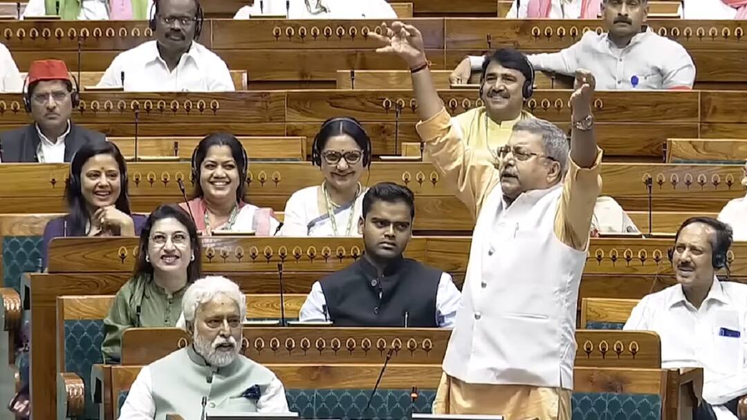 VIDEO: 'चू…कित…कित', TMC सांसद कल्याण बनर्जी ने ऐसा क्या कहा, जो महुआ मोइत्रा बजाने लगी ताली, ओम बिरला ने दिया ये रिएक्शन TMC MP Kalyan Banerjee hits out to BJP Slogan Abki Baar 400 Paar said Chu kit kit VIDEO Mahua Moitra Om Birla VIDEO: 'चू…कित…कित', TMC सांसद कल्याण बनर्जी ने ऐसा क्या कहा, जो महुआ मोइत्रा बजाने लगी ताली, ओम बिरला ने दिया ये रिएक्शन