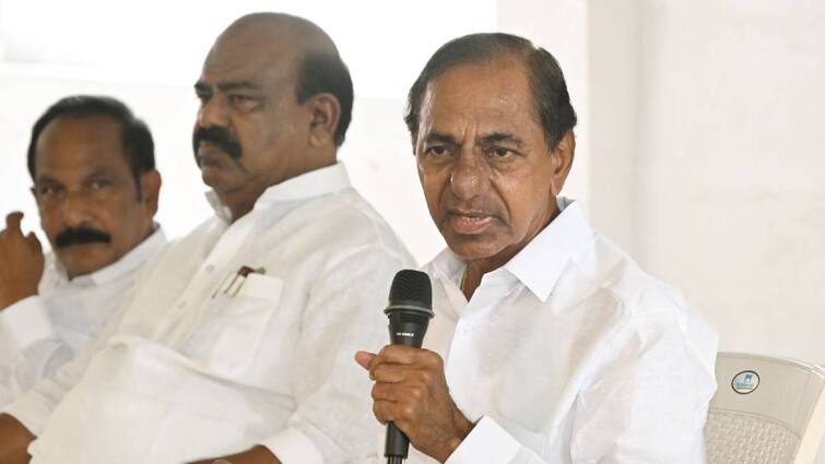 brs chief kcr holds meeting with party nalgonda leaders KCR News: ఎన్నో తట్టుకుని నిలబడ్డాం, తాజా ఓటమితో బీఆర్ఎస్ దిష్టి పోయింది - కేసీఆర్