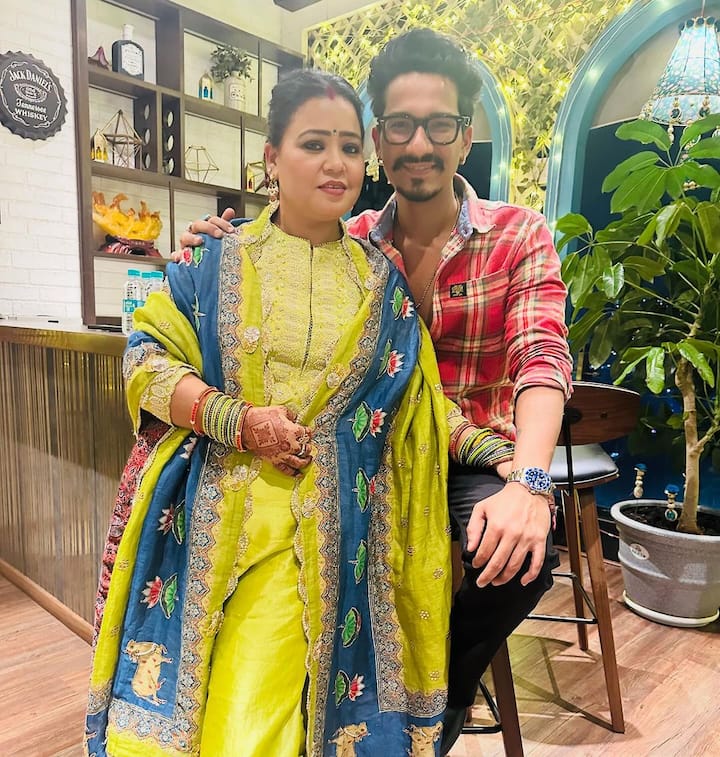 Bharti Singh married Harsh Limbachiyaa in 2017. Bharti and Harsh were in a relationship for a long time, after which both got married. The couple now has a son.