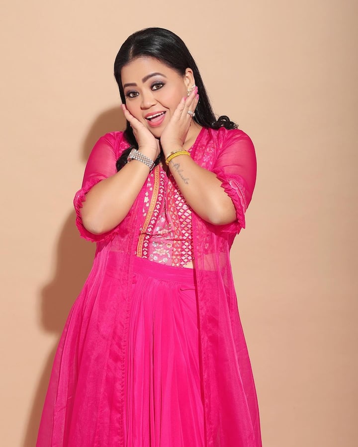 After this, Bharti Singh got fame from the comedy show Great Indian Laughter Challenge. Apart from this, she also appeared in Comedy Nights with Kapil. Not only this, Bharti also hosted many reality shows. Initially, people made fun of her being overweight. But Bharti Singh made her identity despite being obese and started climbing the ladder of success.