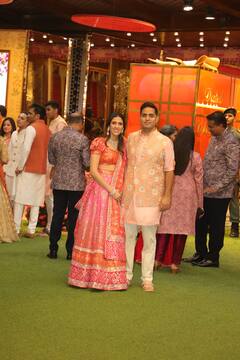 Anant Radhika Wedding: 'मामेरू' सेरेमनी में लगा सेलेब्स का जमावड़ा, बॉयफ्रेंड संग पहुंचीं जाह्नवी, मीजान-ओरी भी आए नजर