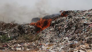 மீண்டும், மீண்டும் எரியுது... புகை மூட்டத்தால் மூச்சு முட்டுது: தஞ்சை ஜெபமாலைபுரம் மக்கள் அவதி