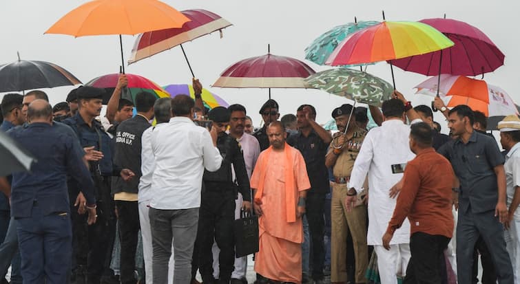 CM Yogi Adityanath Tells Details how Hathras Stampede Happened | Hathras Stampede: सीएम योगी ने दी हाथरस भगदड़ की ग्राउंड रिपोर्ट, बताया कैसे हुआ हादसा