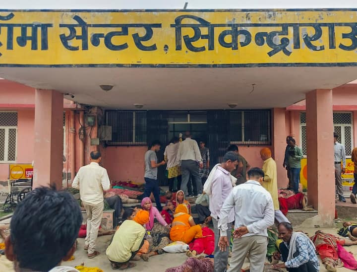 सूरज पाल तीन भाई हैं, जिनमें से एक की मौत हो चुकी है. उनकी शादी हो चुकी है. हालांकि, कोई संतान नहीं है पर वह पत्नी को सत्संगों में साथ लेकर जाते रहे हैं.