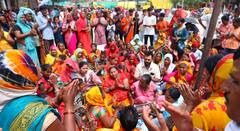 Bageshwar Dham: बागेश्वर धाम में चेन स्नैचिंग गैंग का भांडाफोड़, पकड़ी गईं 7 महिलाएं