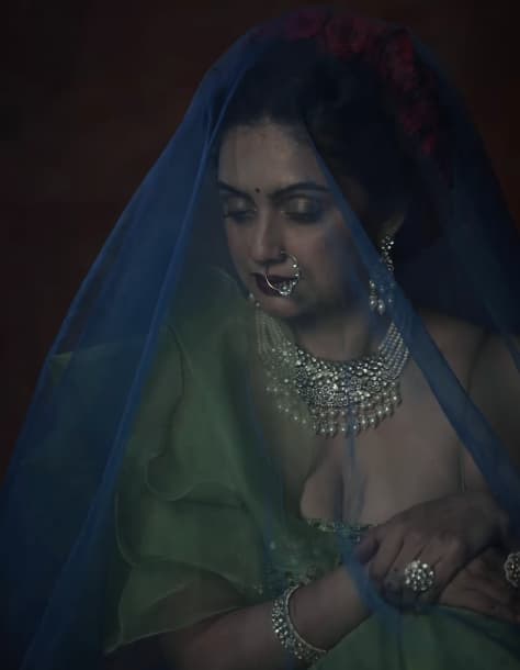 यावर अनेकांनी कमेंट्सही केल्या आहेत.