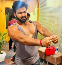 मोनालिसा से लेकर पवन सिंह तक, इन भोजपुरी सुपरस्टार्स के पास है अपनी लग्जरी कार, देखें लिस्ट