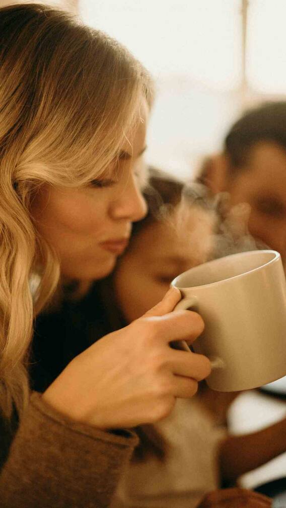 టీ తాగుతూ వీటిని తినకండి.. యమ డేంజర్