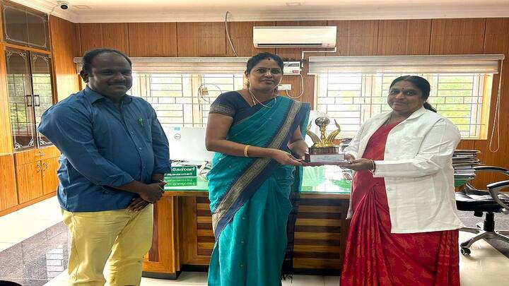 தஞ்சையில் சிறந்த மருத்துவருக்கான விருது பெற்ற கல்லுக்குளம் மருத்துவருக்கு பாராட்டு விழா
