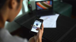 Jio-Airtel Recharge Plan: आज से बढ़ गई इन रिचार्ज प्लान की कीमत, यहां चेक करें पूरी रेट लिस्ट