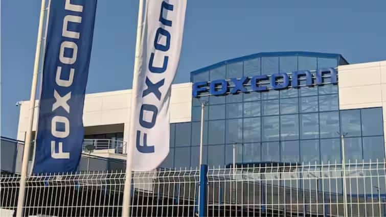 Foxconn Hiring Practices Labour Officials Probe At TN Plant Amid Discrimination Allegations Labour Officials Probe Foxconn's Hiring Practices At TN Plant Amid Discrimination Allegations