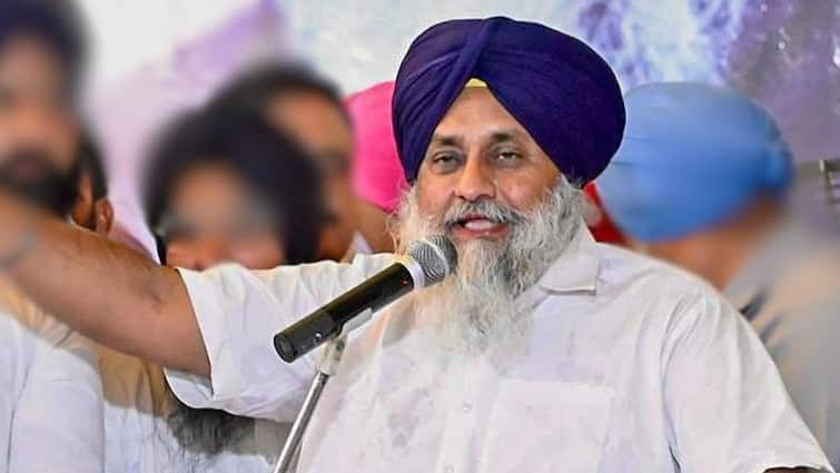 Shiromani Akali Dal president will not change Sukhbir Badal changed all the equations Punjab News: ਨਹੀਂ ਬਦਲੇਗਾ ਸ਼੍ਰੋਮਣੀ ਅਕਾਲੀ ਦਲ ਦਾ ਪ੍ਰਧਾਨ! ਸੁਖਬੀਰ ਬਾਦਲ ਨੇ ਅੰਦਰੋਂ-ਅੰਦਰੀ ਕਰ ਲਿਆ ਜੋੜ-ਤੋੜ, ਬਦਲੇ ਸਾਰੇ ਸਮੀਕਰਨ