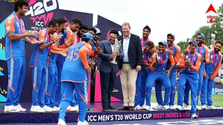 T20 World Cup 2024 Team India departure from Barbados further delayed expected to reach Delhi on Thursday Indian Cricket Team: ঝড়ে চারপাশ লণ্ডভণ্ড, রোহিত-কোহলিদের দেশে ফেরা আরও পিছিয়ে গেল