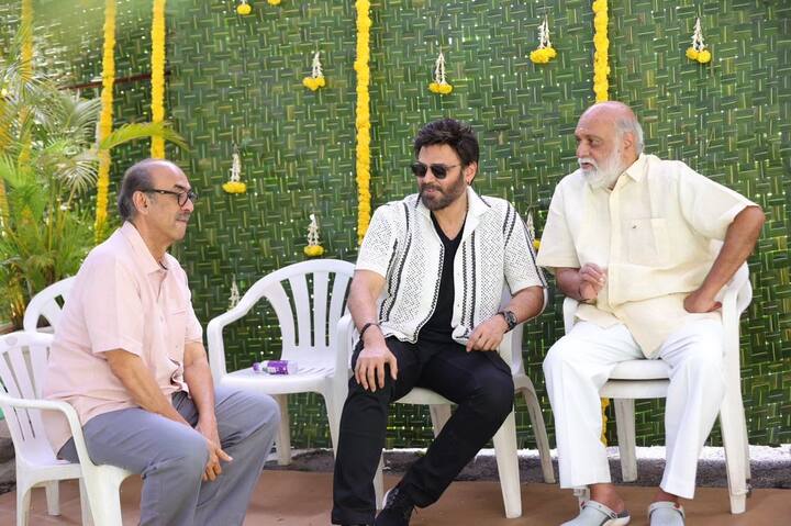 పూజ తర్వాత రాఘవేంద్ర రావు, సురేష్ బాబుతో వెంకటేష్ మాట్లాడారు. Back in action with @AnilRavipudi for a super exciting film 🤗✨ అంటూ వెంకటేష్ క్యాప్షన్ ఇచ్చారు. (Image Source : Instagram/venkateshdaggubati)