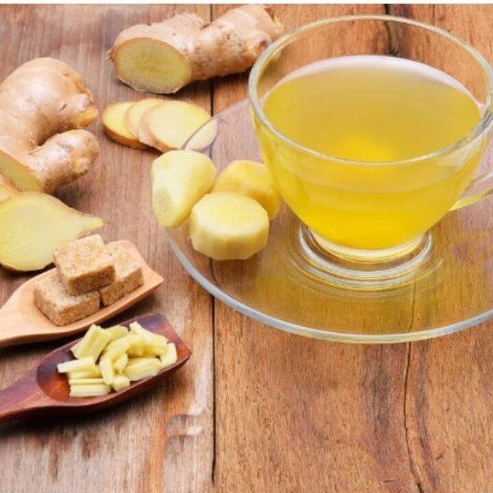 ਅੰਬ ਦੀ ਤਰ੍ਹਾਂ ਅਸੀਂ ਖਜੂਰ ਖਾਣ ਤੋਂ ਬਾਅਦ ਇਸ ਦੇ ਬੀਜ ਸੁੱਟ ਦਿੰਦੇ ਹਾਂ। ਕਿਉਂਕਿ ਸ਼ਾਇਦ ਬਹੁਤ ਘੱਟ ਲੋਕ ਹੀ ਜਾਣਦੇ ਹਨ ਕਿ ਖਜੂਰ ਦੇ ਨਾਲ-ਨਾਲ ਇਸ ਦੇ ਦਾਣੇ ਵੀ ਸਿਹਤ ਲਈ ਕਿਸੇ ਰਾਮਬਾਣ ਤੋਂ ਘੱਟ ਨਹੀਂ ਹਨ। ਪਰ ਖਜੂਰ ਖਾਣ ਤੋਂ ਬਾਅਦ ਬਹੁਤੇ ਲੋਕ ਖਜੂਰ ਨੂੰ ਕੂੜਾ ਸਮਝ ਕੇ ਸੁੱਟ ਦਿੰਦੇ ਹਨ। ਖਜੂਰ ਖਾਣ ਦੇ ਫਾਇਦਿਆਂ ਬਾਰੇ ਤਾਂ ਲਗਭਗ ਹਰ ਕੋਈ ਜਾਣਦਾ ਹੈ ਪਰ ਅੱਜ ਅਸੀਂ ਤੁਹਾਨੂੰ ਖਜੂਰ ਖਾਣ ਦੇ ਫਾਇਦਿਆਂ ਬਾਰੇ ਦੱਸਾਂਗੇ। ਆਓ ਜਾਣਦੇ ਹਾਂ ਡਾਈਟ 'ਚ ਖਜੂਰ ਦੇ ਬੀਜ ਨੂੰ ਸ਼ਾਮਲ ਕਰਨ ਨਾਲ ਕੀ-ਕੀ ਫਾਇਦੇ ਹੁੰਦੇ ਹਨ।