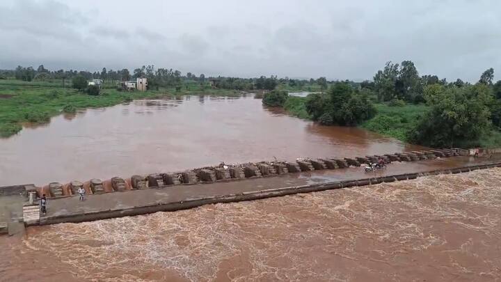 वारणा, चांदोली भागात पावसाचा जोर वाढल्याने नदी काठावरच्या ग्रामस्थांना सतर्क राहण्याच्या सूचना देण्यात आल्या आहेत.