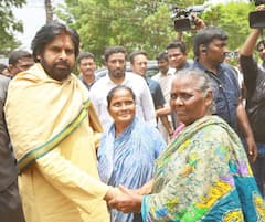 In Pics: పిల్లాడితో పవన్ కల్యాణ్, బుజ్జి ఫ్యాన్‌ కోసం కాన్వాయ్‌ ఆపి మరీ పలకరింపు