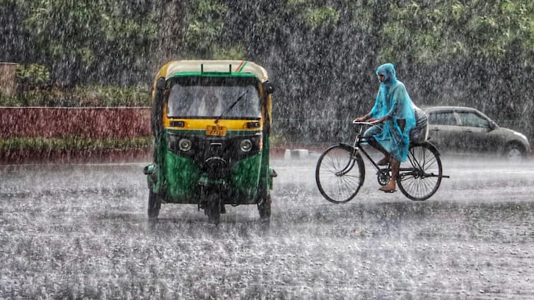 Rain in Punjab Punjab News: ਪੰਜਾਬ 'ਚ ਅੱਧੀ ਰਾਤ ਤੋਂ ਪੈ ਰਿਹਾ ਮੀਂਹ, ਲੋਕਾਂ ਨੂੰ ਹੁੰਮਸ ਭਰੀ ਗਰਮੀ ਤੋਂ ਮਿਲੀ ਰਾਹਤ