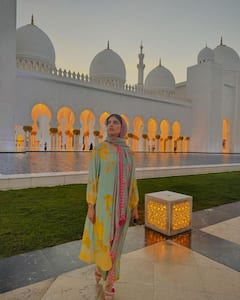 Malavika Mohanan: అబుదాబిలో 'రాజాసాబ్' బ్యూటీ.. ప్రత్యేక ప్రార్థనలు చేస్తున్న మాళవిక మోహనన్!