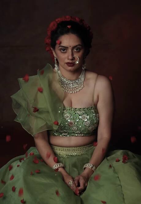 श्रृतीचा हा हिरामंडी लूक चांगलाच व्हायरल होत आहे.