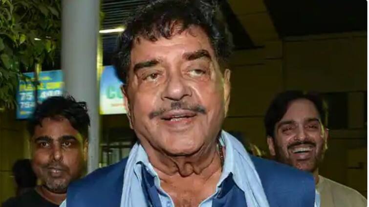 Shatrughan Sinha Discharged From Hospital Dispels Surgery Rumours It Was My Routine Checkup Shatrughan Sinha Dispels Surgery Rumours After Being Discharged From Hospital, 'It Was My Routine Checkup'