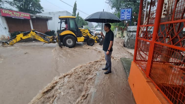 Waterlogging in Nainital and Haldwani of Uttarakhand due to continuous rains Ann भारी बारिश से उत्तराखंड के इन इलाकों में जलभराव, जलनिकासी के लिए प्रशासन जुटा