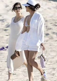 Priyanka Chopra : फॅमिली ट्रीप..! प्रियांका आणि नीक जोनसचा हॉलीडे टाईम, पाहा फोटो