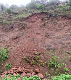 Kolhapur News : जोतिबा डोंगरावर भलामोठा दगड रस्त्यावर घसरला; यमाई मंदिराकडे जाताना दगड रस्त्यात