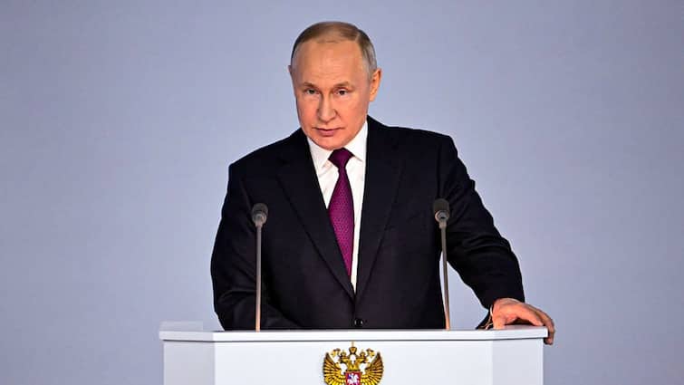 Russian President Putin Expresses Condolences Over Hathras Stampede Tragedy Russian President Putin, Japanese PM Kishida Express Condolences Over Hathras Stampede Tragedy