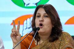 '2 घंटे की स्पीच में नरेंद्र मोदी को 1 आदमी ने 12 बार पिला दिया पानी', कांग्रेस नेता का तंज, 6 MPs को भी लपेटा; हुईं ट्रोल