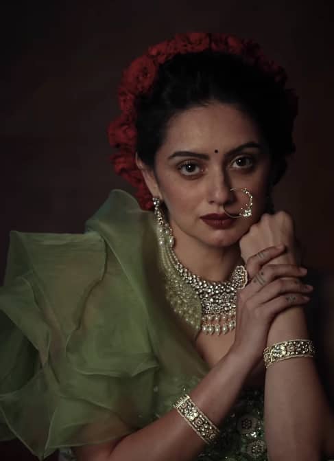 श्रृतीचा हा ट्रेडीशनल लूक अनेकांच्या पसंतीस पडत आहे.
