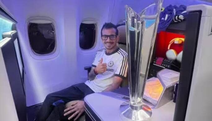 ચહલે પણ પોતાની ટ્રોફી સાથે શેર કરી છે. અર્શદીપ સિંહે ટીમ ઈન્ડિયા માટે ફાઇનલમાં તોફાની પ્રદર્શન કર્યું હતું. તે સમગ્ર T20 વર્લ્ડ કપ દરમિયાન લયમાં જોવા મળ્યો હતો. અર્શદીપ તેના પરિવાર સાથે ફ્લાઈટમાં જોવા મળ્યો હતો