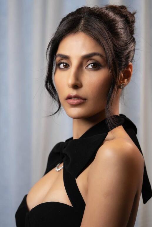 हर्षिता ने बताया कि जिस दिन ये सीन शूट करना था, उस दिन मुझे सेट पर सुबह 6 बजे पहुंचना था, लेकिन मैं 11 बजे पहुंची.